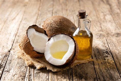 Benefits Of Coconut Oil For Men's Skin - VITAMAN USA