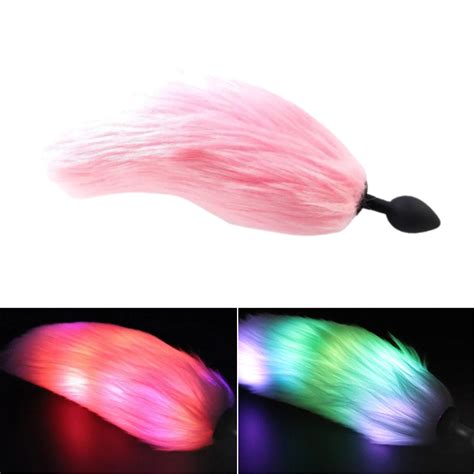 Plug Anal Silicone Preto Cauda Rosa Curta LED Colorido 7x2,8Cm - Loja Pimenta