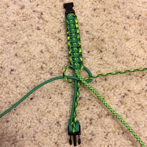 Paracord Bracelet Instructions : 4 Steps - Instructables