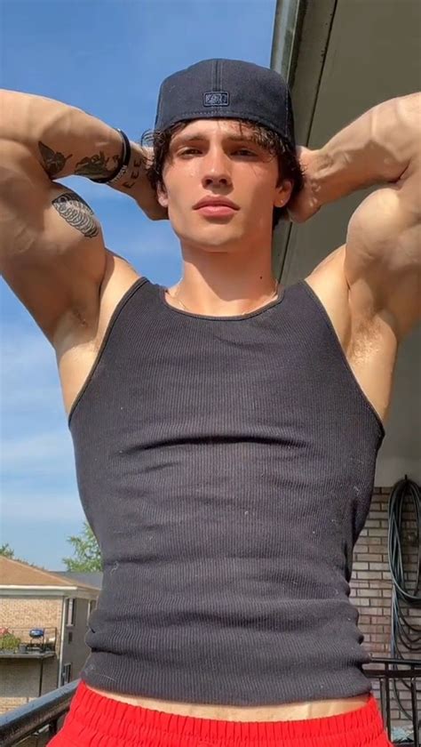 Kaden Hammond | Männer, Mann, Posen