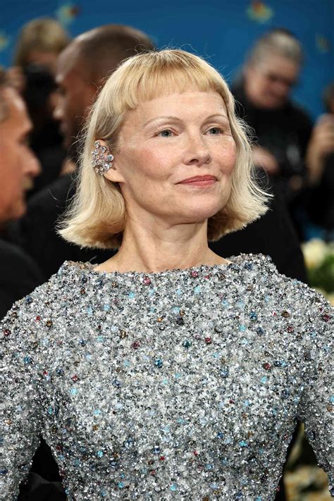 Pamela Anderson Debuted a Blunt Bob at the Met gala
