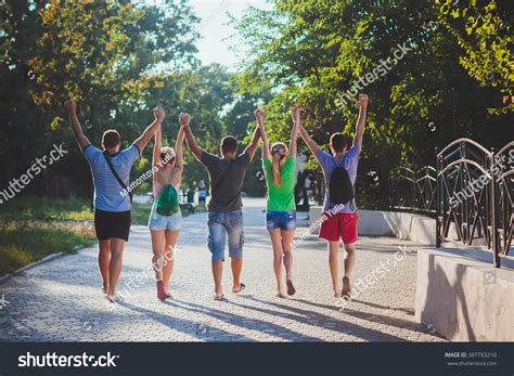 296 College Friends Road Trip Images, Stock Photos & Vectors | Shutterstock
