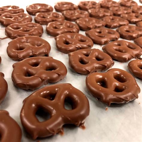 Chocolate Pretzels In Spanish at William Woodard blog