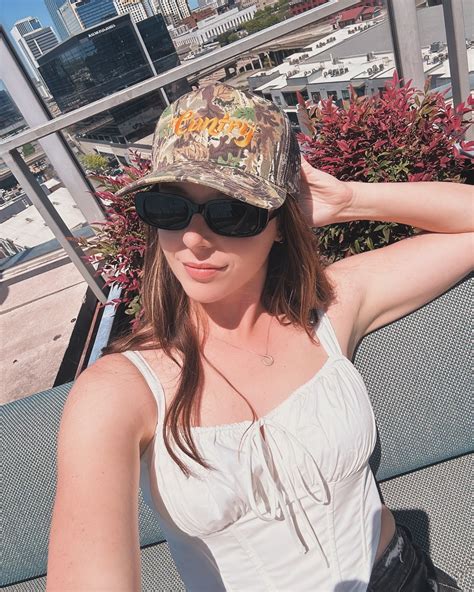 Nadia Foxx Bio, Age, Career, Net Worth, Height, Education,