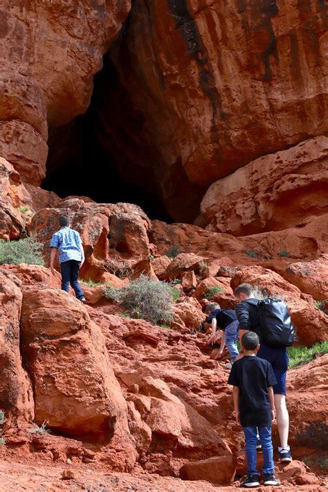 Hiking St. George, Utah: Scout Cave Trail | CVGO