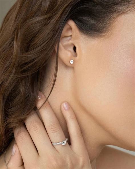 EVGENIA MOMENT JEWELRY on Instagram: "Изящные и женственные серьги ...