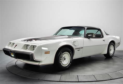 1980 Pontiac Firebird Trans Am Turbo - характеристики, фото, цена.