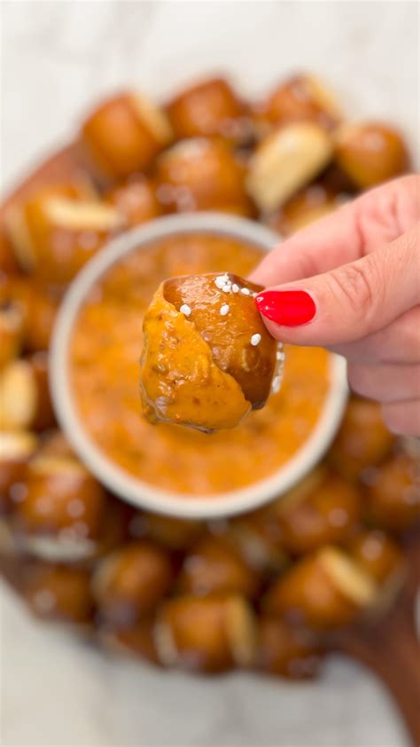 KING'S HAWAIIAN® | 🥨 PRETZEL BITES + CHIPOTLE CHEESE DIP! 🧀 Ingredients ...