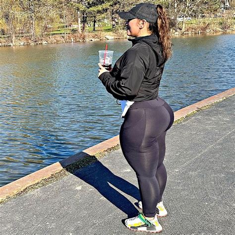 Pin by mika permiaho on Julkkikset in 2024 | Curvy women fashion, Curvy ...