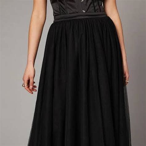 Floor length black skirt - Size 12 - Depop