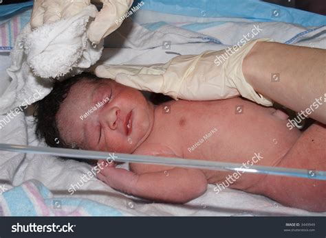 Newborn Baby Getting First Bath Hospital Foto Stok 3449949 | Shutterstock
