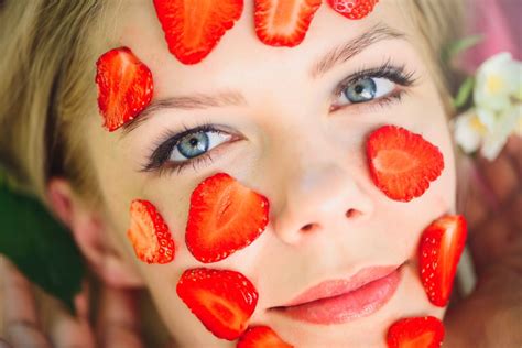 What causes strawberry skin and strawberry pores on legs - Nutt So Ruff