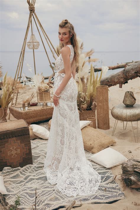 Boatneck wedding dress 60 photos - Astyledwedding.com