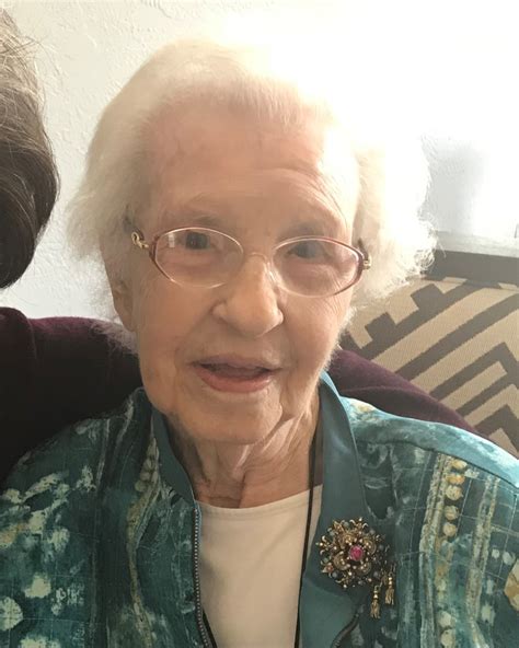 Loretha (Lorry) Hoyer Obituary 2022 - Slater Funeral Homes