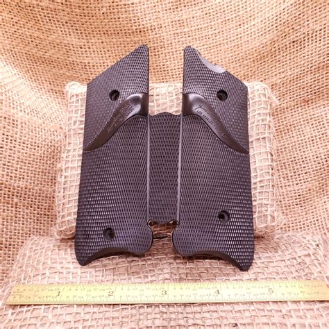 Pachmayr Signature Grips for Ruger MK II Pistol - No Backstrap | Old ...