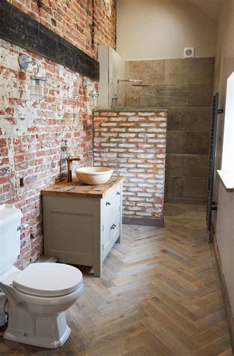 Antique thin brick veneer adds depth to a bathroom wall – Artofit