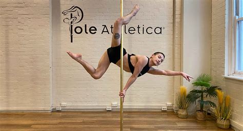 Advanced Pole Dancing Moves
