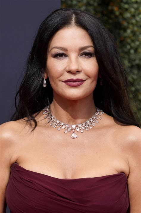 Catherine Zeta-Jones revela que su mejor secreto de belleza es la misma ...