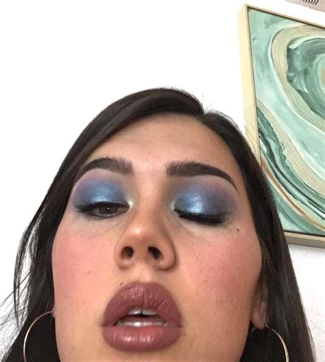 TS Daisy Taylor goofy selfie | Tran Selfies