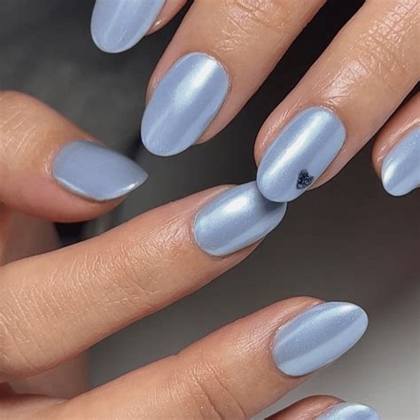 28 Short Chrome Nail Ideas For a Gorgeous, Glazed Manicure