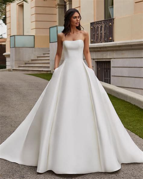A-Line Wedding Dresses: 45 Bridal Looks + Expert Tips | Pronovias wedding dress, Bridal gowns ...