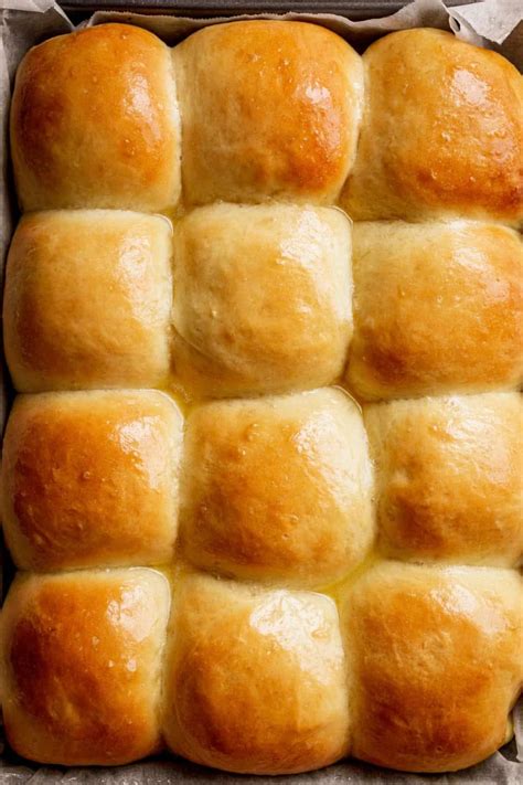 Easy Soft Dinner Rolls (NO MIXER + EGG FREE) - Cafe Delites Yeast ...