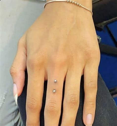 Pin by emma clarke on jewelry / piercings | Finger piercing, Piercings ...