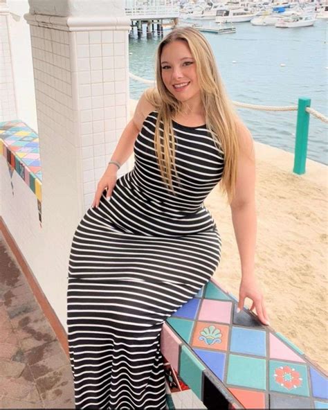 How Tall Is Body Auty? Age, Biography, Height, Weight, Onlyfans, Net Worth, Family, Husband ...