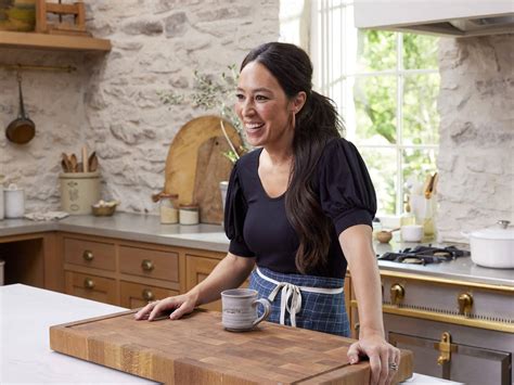 Download Joanna Gaines Minimalist Kitchen Wallpaper | Wallpapers.com
