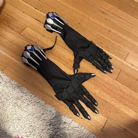 Black Panther Claws
