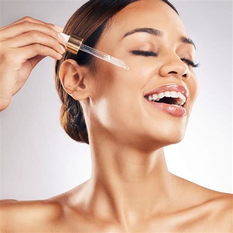 The Power of Retinoids: How Vitamin A Can Help Reduce Stretch Marks – SculptSkin