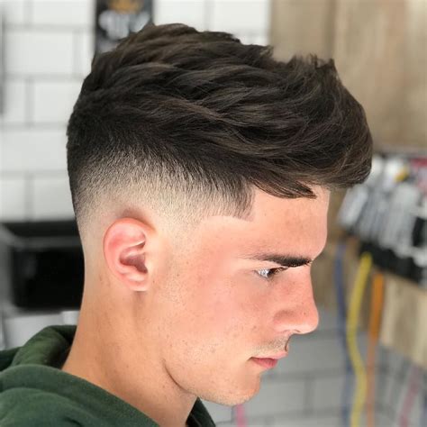 Mid Fade Cortes De Cabello Para Hombre - Desvanecido Corte De Cabello ...