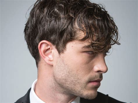 Look moderno: Cómo conseguir el corte de pelo largo para hombres - Hair ...