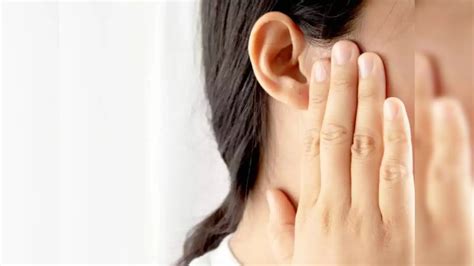 Pimple In Ear Causes,காதுல பரு வந்தா புற்றுநோய் அறிகுறியா? காரணங்களும் ...