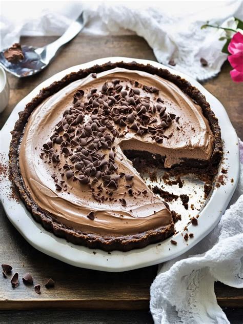 Creamy Chocolate Silk Pie that Dances on Your Tastebuds - Recipes by ...