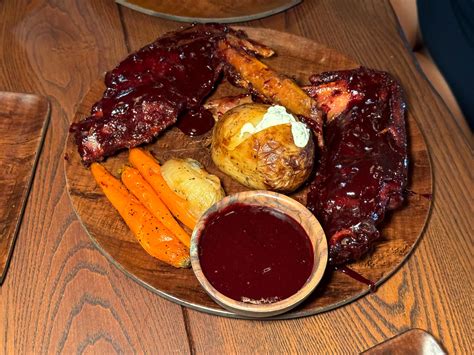 REVIEW: Feast Like a Viking at the Mead Hall in How to Train Your ...