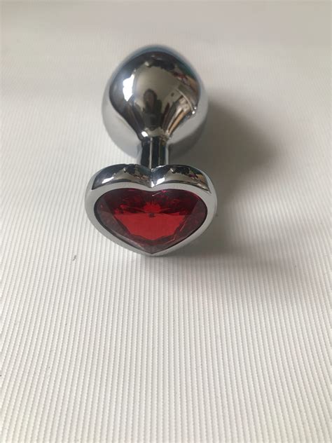 Red heart butt plug, 3 sizes – Bondatrix