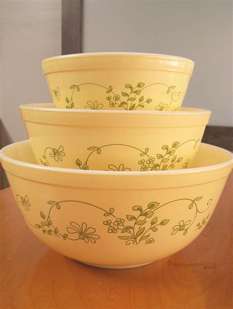 Vintage Pyrex Mixing Bowls Patterns - Pattern Inspiration Daily