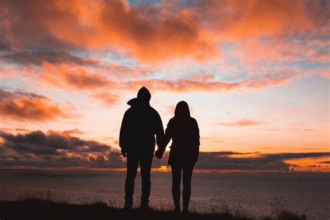 Strained Relationship: Understanding 4 Common Causes | Renée Teller