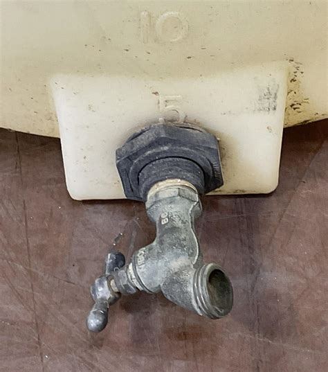 Lot - 35 Gallon Horizontal Leg Water Tank