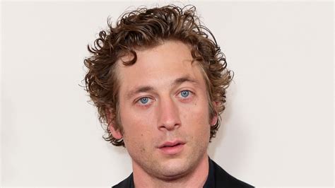 Jeremy Allen White's Hair Is Doing Something Truly Magical in His ...