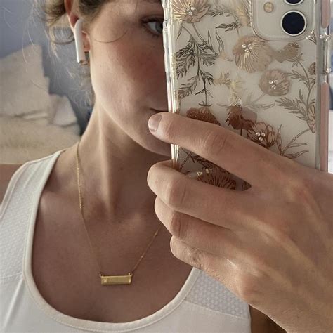 Gold bar K necklace from BaubleBar!! - Depop