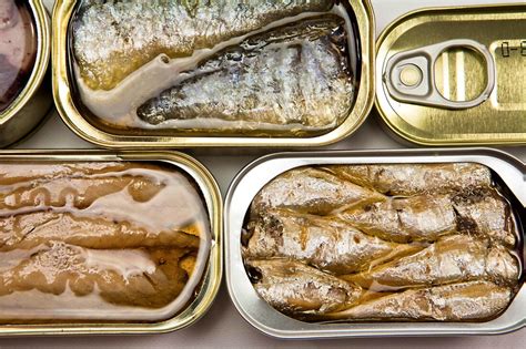 Сколько могут храниться рыбные консервы и как их правильно хранить в ...
