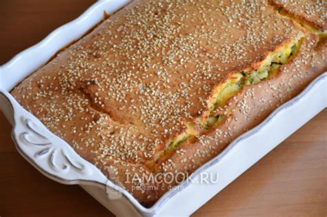 Заливной пирог с рыбными консервами на сметане - рецепт с фото