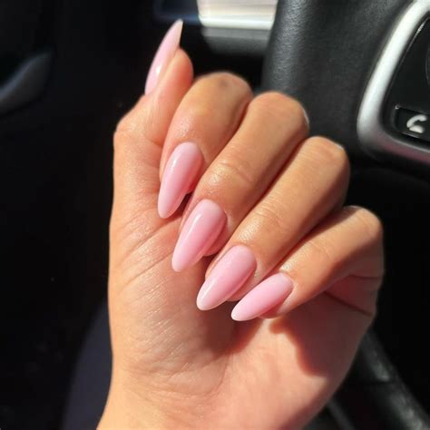 33 Oval Nail Designs That Complement the Clean and Classic Shape