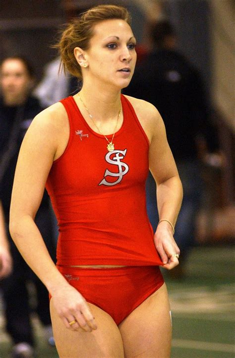 Spandex Girls: Pictures of athletic girls in spandex shorts