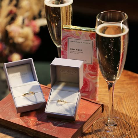 Handmade Jewellery London Boutique - Alex Monroe Designer Jewellery