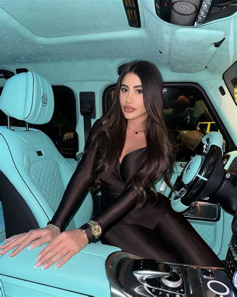 Ester Bron Age, Wiki, Boyfriend, Net Worth, Biography, Family & More - Wikipage