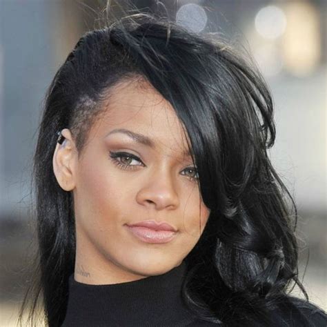 Shaved Side Haircut | Couleur de cheveux noire, Idées de coiffures ...