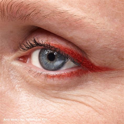 Glosiier No 1. Pencil Creamy Long-Wearing Eyeliner - Consumos da Martina